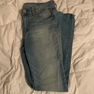 American Eagle Outfitters Jeans !!
